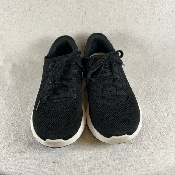 Kizik Women’s 8 Black 'Lima' Sneaker - Picture 3 of 7